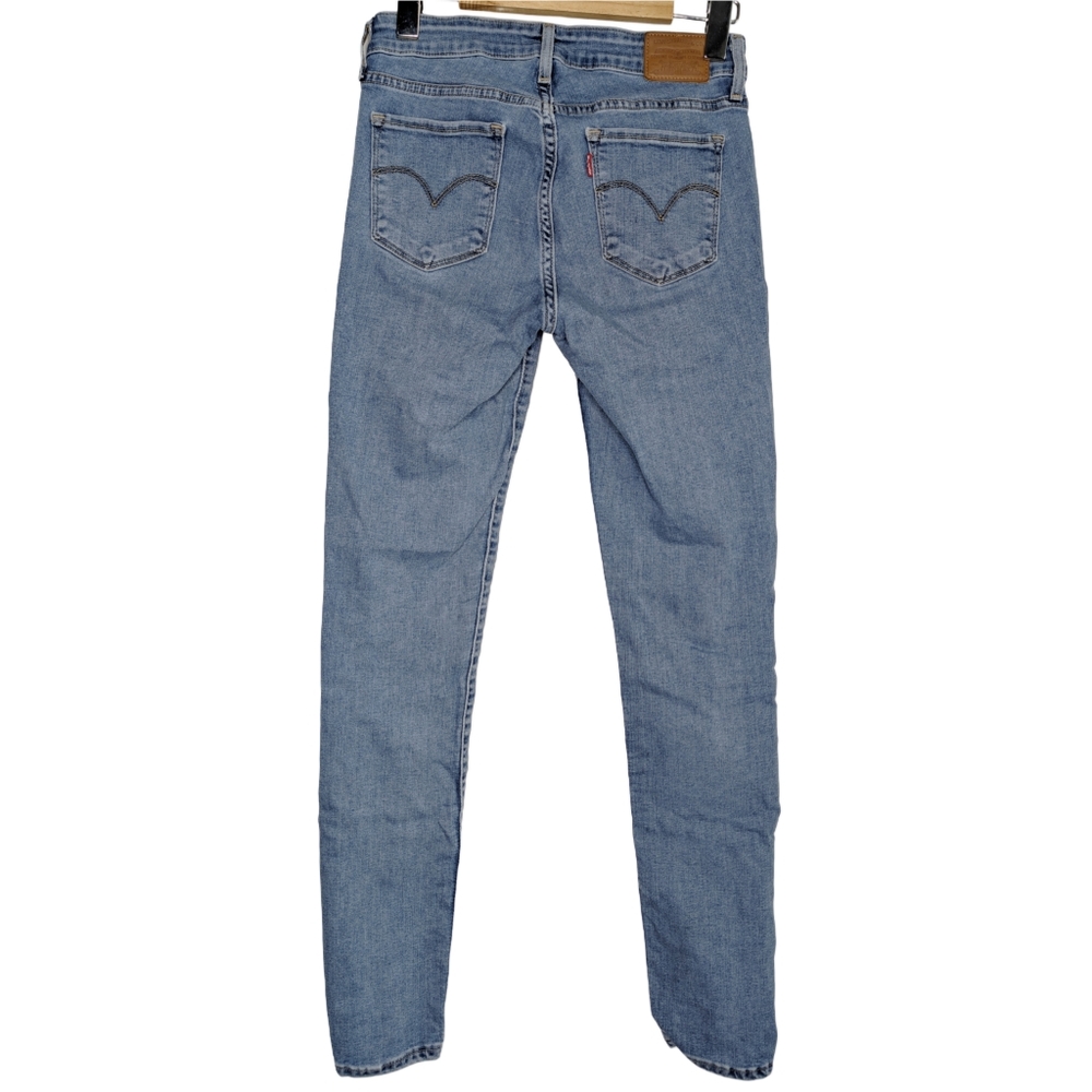 Levis Women's size 26 711 Skinny Light wash Blue Cotton Denim Jeans